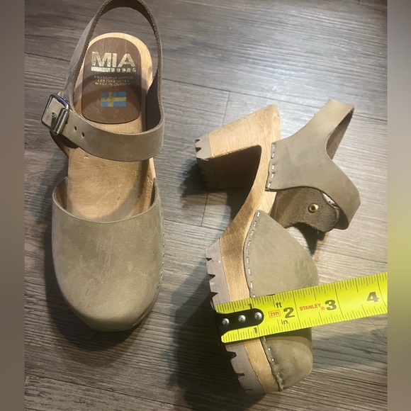 MIA Swedish Tan Wooden Heel Clogs - Picture 4 of 15